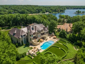 Exterior Elegance: Landscaping and Facade Design for Ultra-Luxury Estates