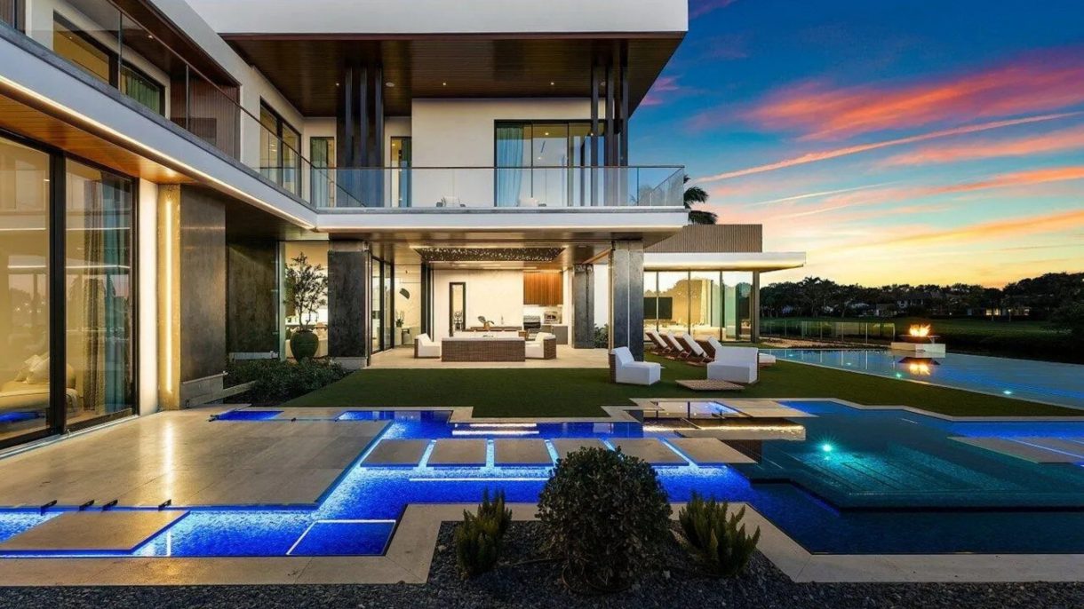 Ultra-Modern Mansions: Minimalism Meets High-End Luxury