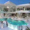 How Elite Mansions Incorporate Wellness and Leisure Spaces