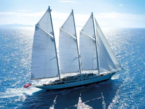 Sailing into Luxury: Custom Sailing Yachts for Connoisseurs