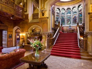The Exclusive World of Private Clubs: Where the Wealthy Build Networks and Identity