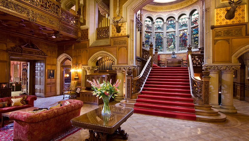 The Exclusive World of Private Clubs: Where the Wealthy Build Networks and Identity