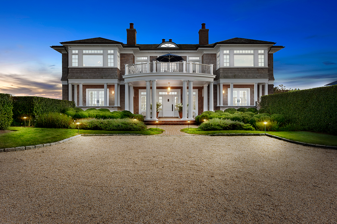 The Hamptons: Coastal Mansions for Elite Living
