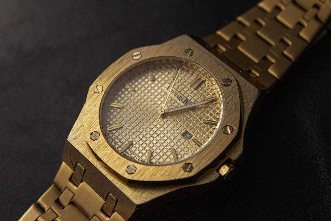 How to buy luxury watches