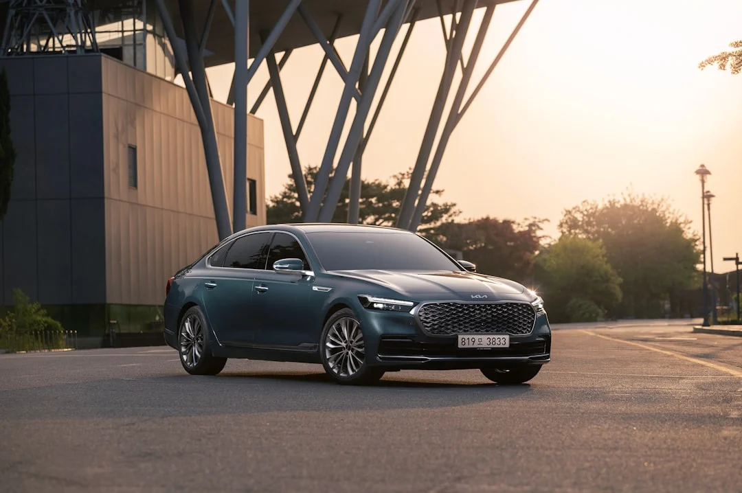 Choosing the ideal electric luxury car for city commuting