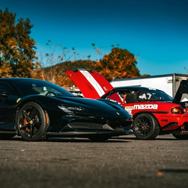 Comparison of 2024 hypercar performance specs: Bugatti vs. Koenigsegg